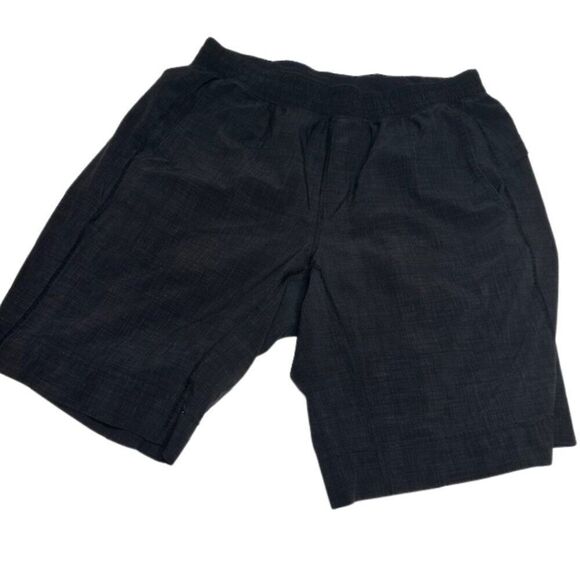 Lululemon Black with Charcoal Plaid Athleisure Shorts in Size XL with 10" IS‎ - Picture 4 of 5